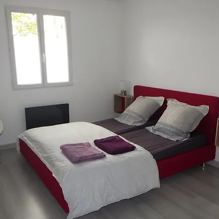 Les Du Vieux Frene *