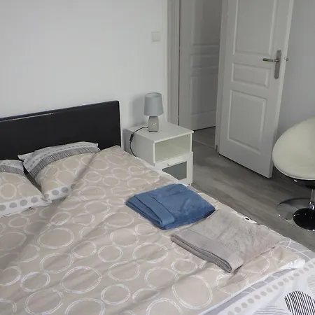 Les Du Vieux Frene Nyaraló *